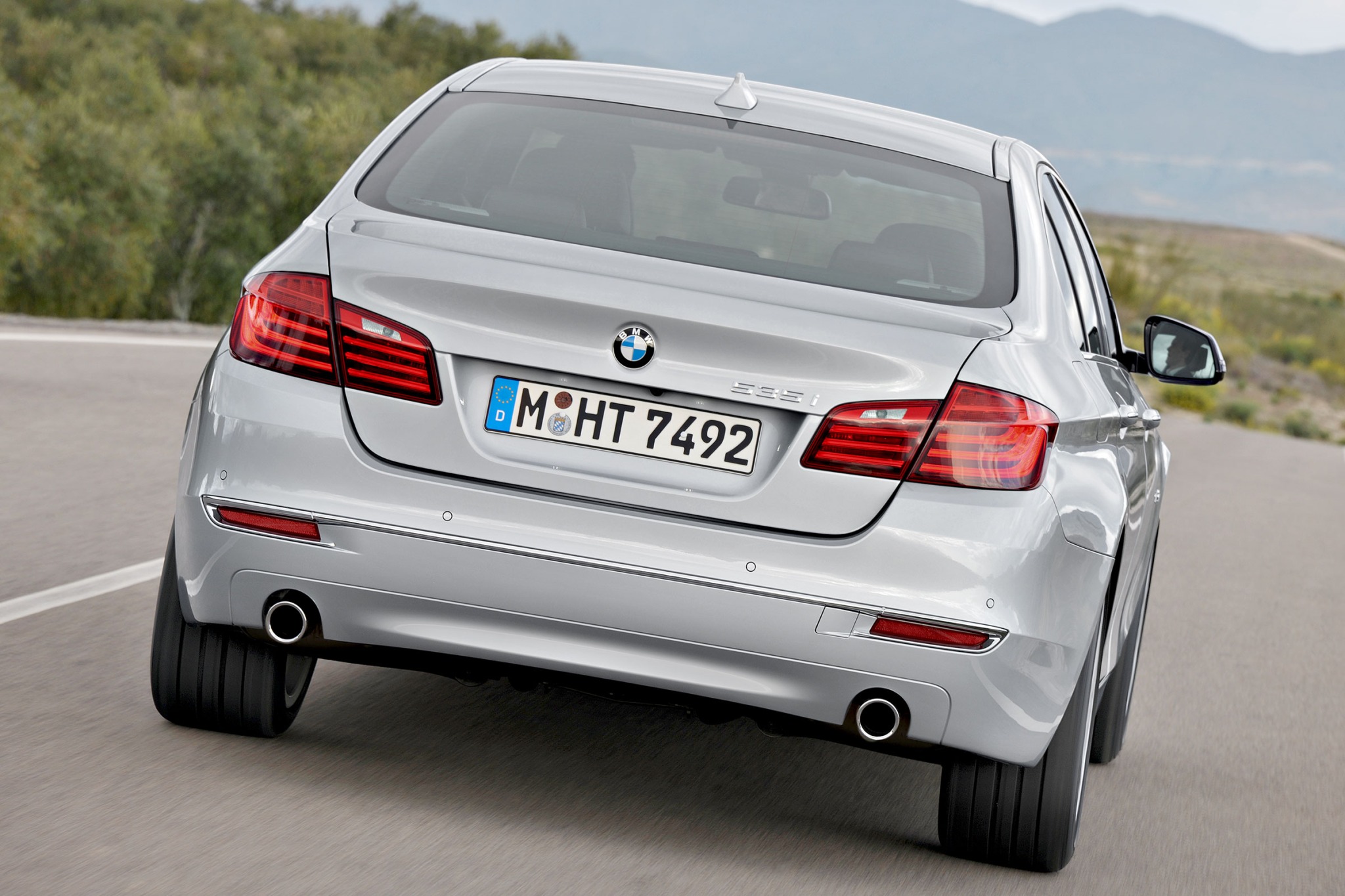2016 BMW 5-Series VINs, Configurations, MSRP & Specs - AutoDetective